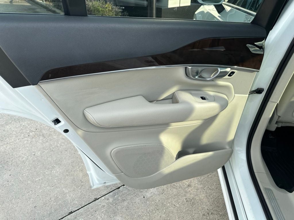 2019 Volvo XC90 T5 Momentum