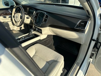 2019 Volvo XC90 T5 Momentum