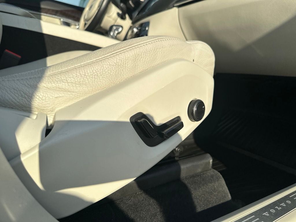 2019 Volvo XC90 T5 Momentum