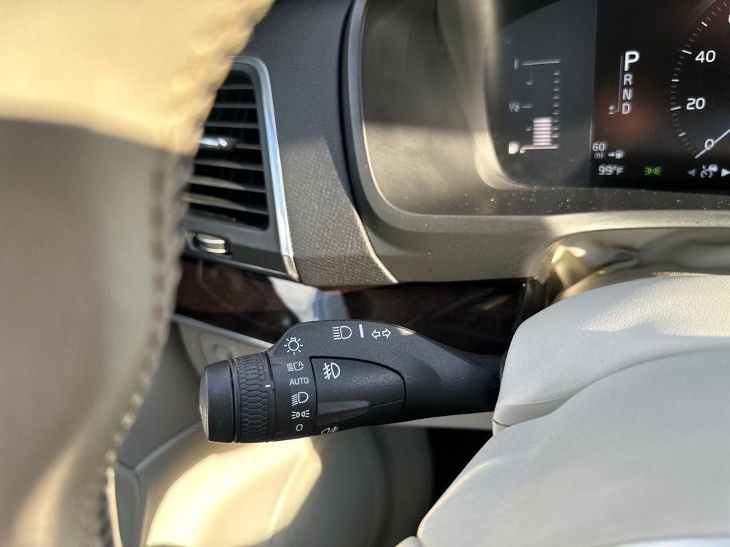 2019 Volvo XC90 T5 Momentum