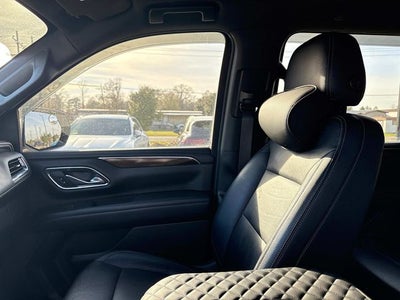 2023 GMC Yukon XL SLE