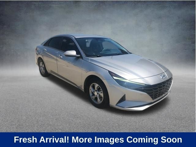 2022 Hyundai ELANTRA SE