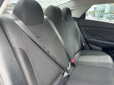 2022 Hyundai ELANTRA SE