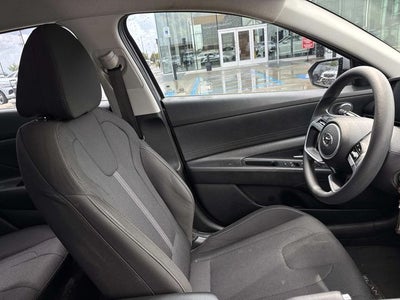 2022 Hyundai ELANTRA SE