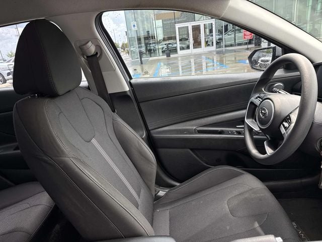 2022 Hyundai ELANTRA SE