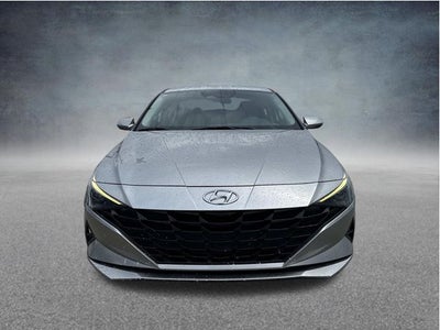 2022 Hyundai ELANTRA SE