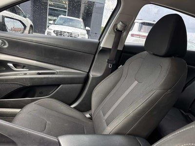 2022 Hyundai ELANTRA SE