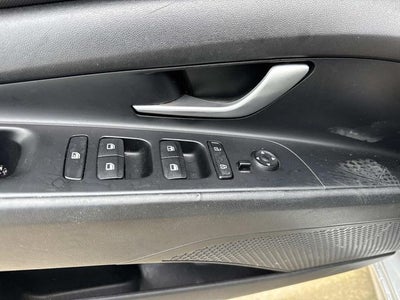 2022 Hyundai ELANTRA SE