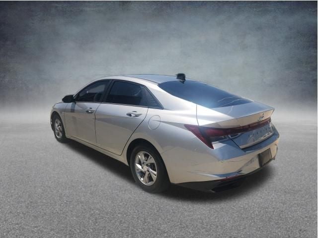 2022 Hyundai ELANTRA SE