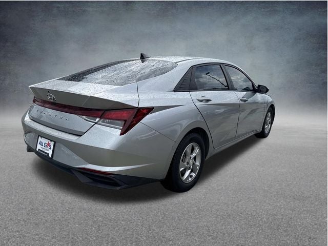 2022 Hyundai ELANTRA SE