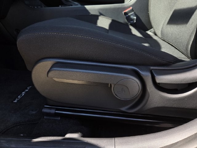 2027 Hyundai KONA SE