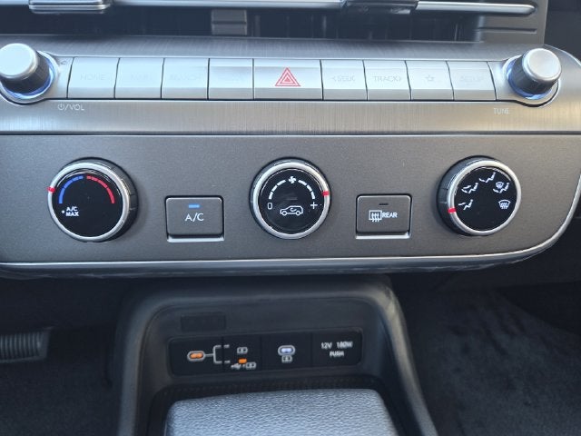 2027 Hyundai KONA SE