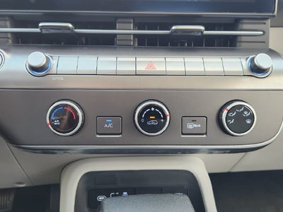 2027 Hyundai KONA SE