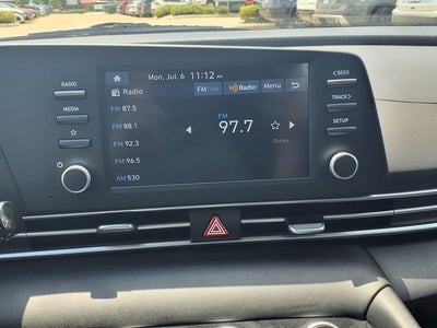 2025 Hyundai ELANTRA SE