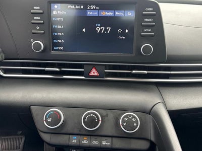2025 Hyundai ELANTRA SE