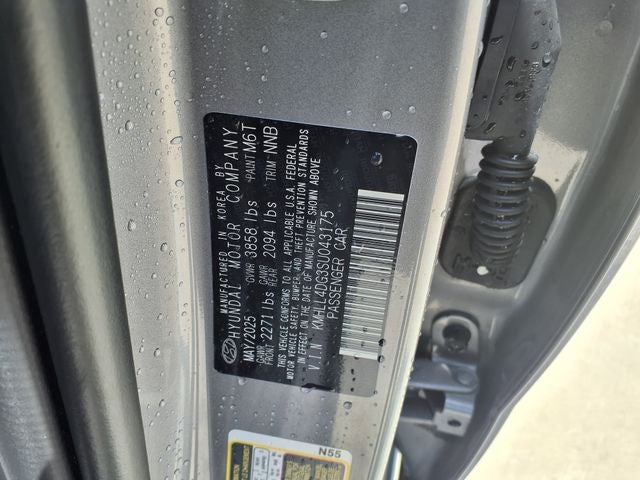 2025 Hyundai ELANTRA SE