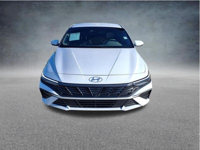 2024 Hyundai ELANTRA SE