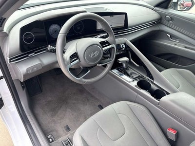 2025 Hyundai ELANTRA SEL Convenience