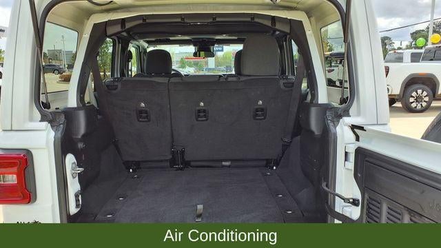2025 Jeep Wrangler 4-Door Sahara 4x4