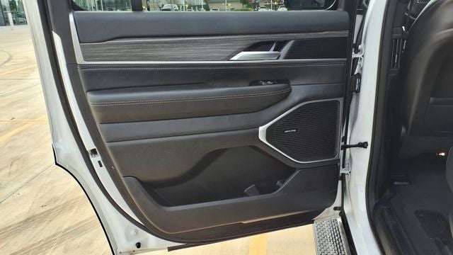 2024 Jeep Wagoneer Series II 4x2