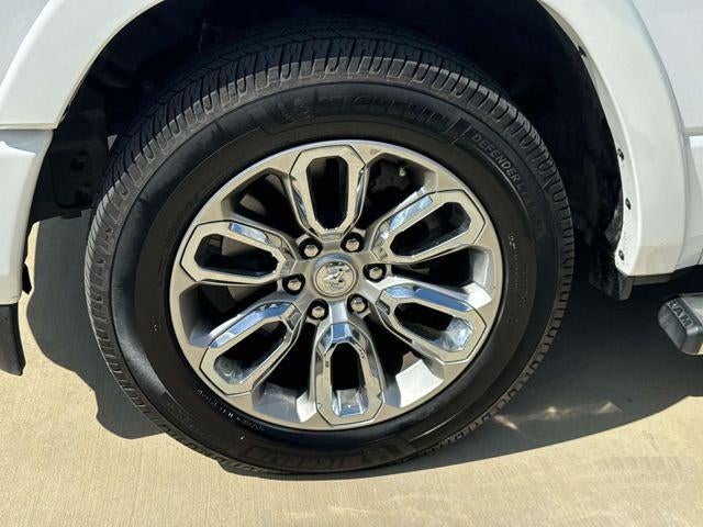 2022 RAM 1500 Laramie Crew Cab 4x2 5'7' Box