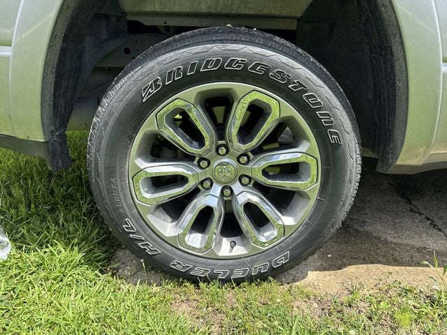 2022 RAM 1500 Laramie Crew Cab 4x4 5'7' Box