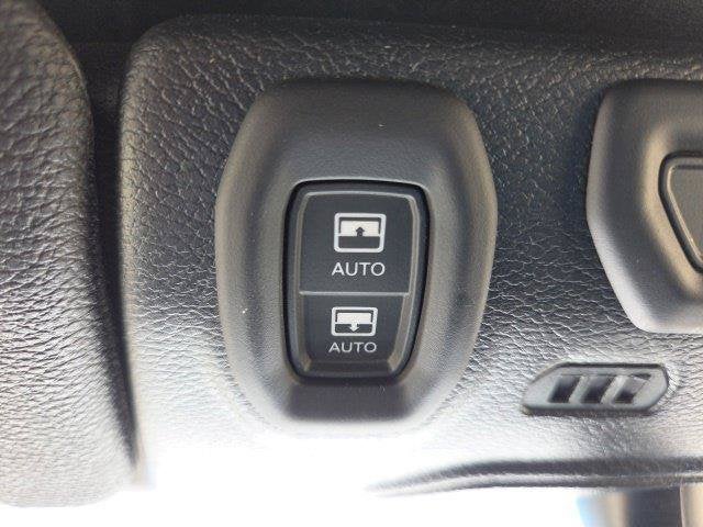 2020 Jeep Wrangler Unlimited Sahara Altitude