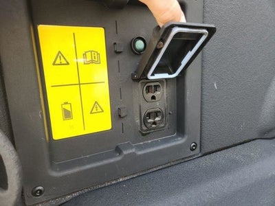 2023 Ford F-150 Lightning XLT