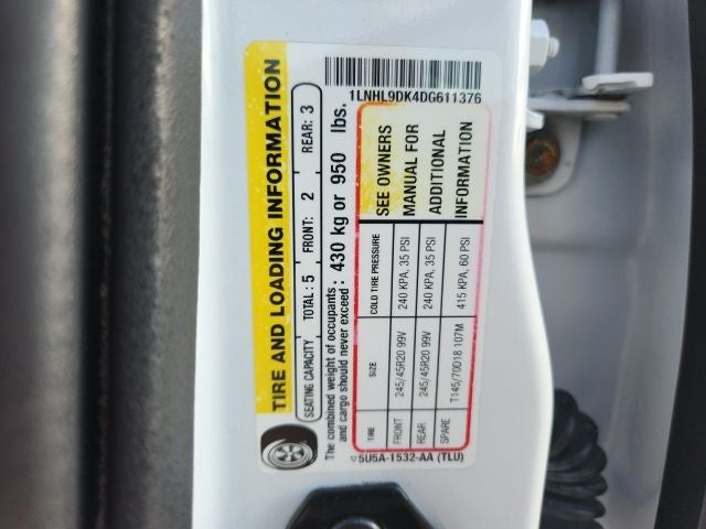 2013 Lincoln MKS Base