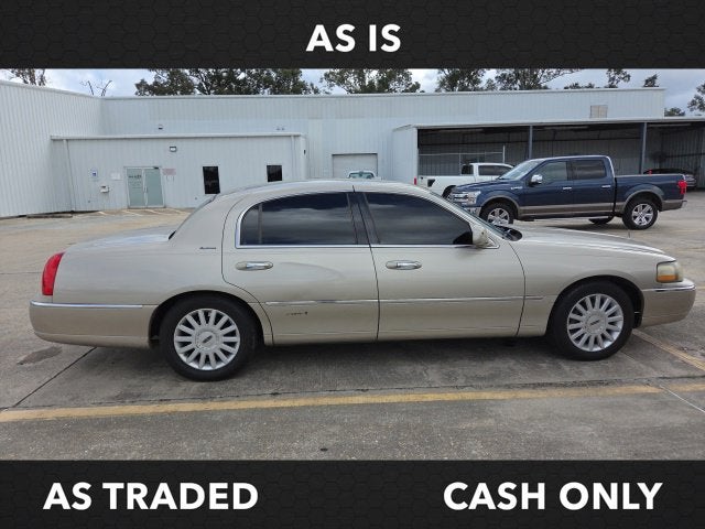 2005 Lincoln Town Car Signature