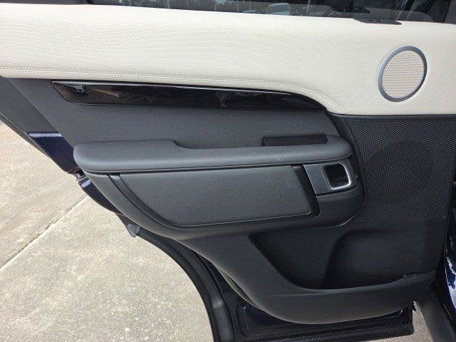 2023 Land Rover Discovery HSE R-Dynamic
