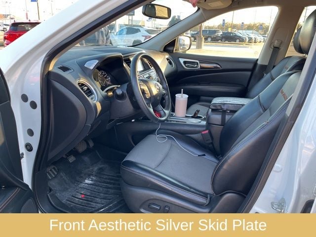 2020 Nissan Pathfinder SV