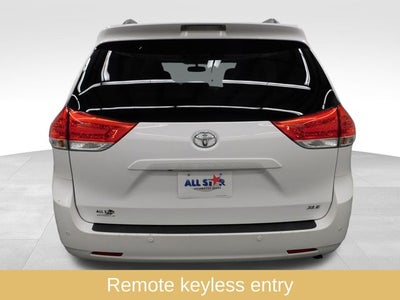2014 Toyota Sienna XLE 7 Passenger