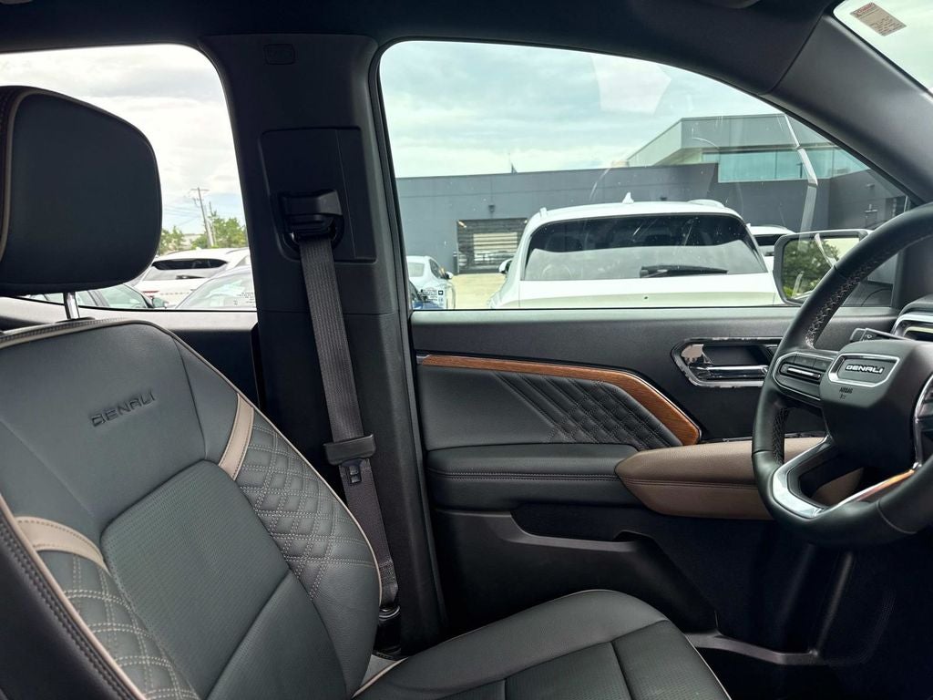 2025 GMC Canyon Denali