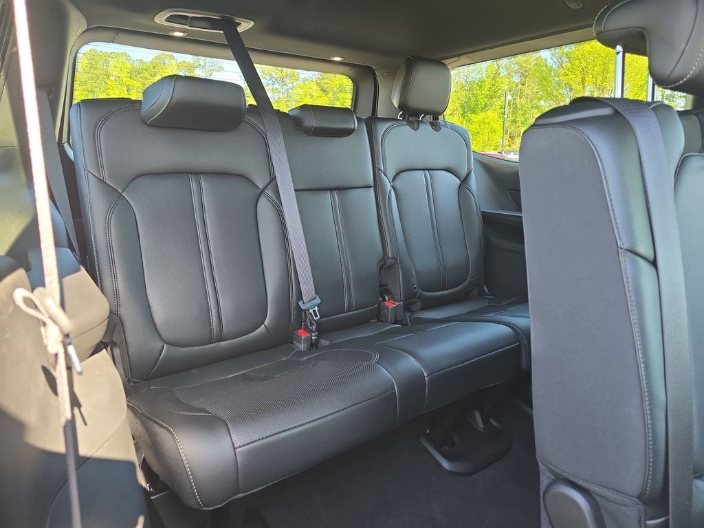 2024 Jeep Wagoneer Base