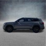 2024 Volkswagen Atlas 2.0T Peak Edition SE w/Technology
