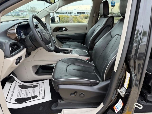 2023 Chrysler Pacifica Hybrid Limited