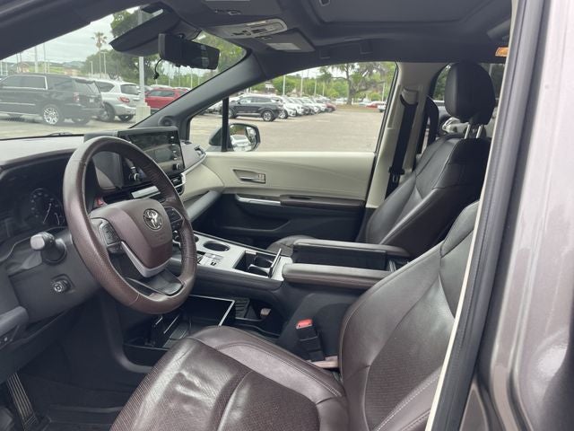 2021 Toyota Sienna Platinum 7 Passenger