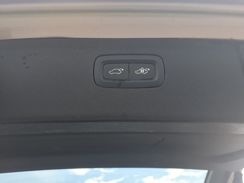 2024 Volvo XC90 B6 Plus Bright Theme