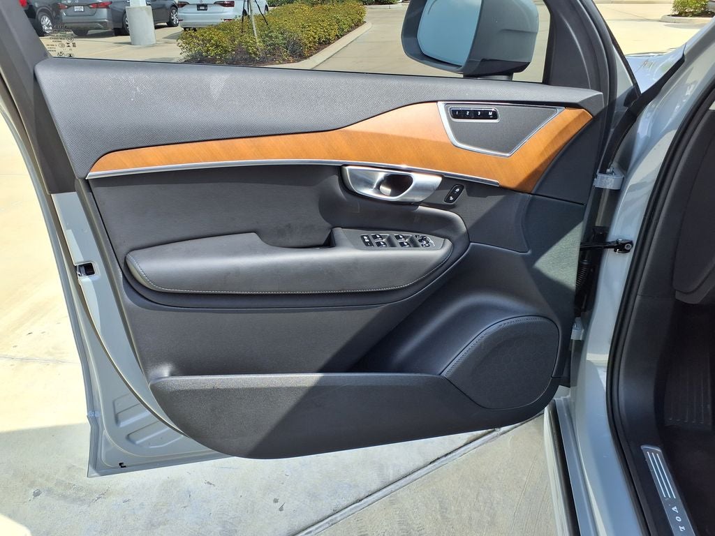 2024 Volvo XC90 B6 Plus Bright Theme