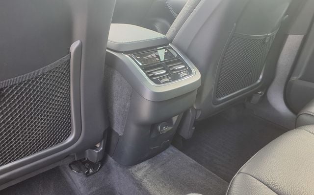 2023 Volvo XC90 B6 Core