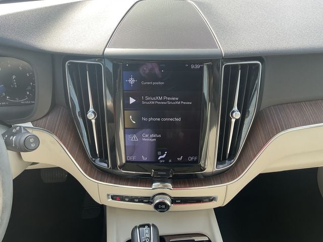 2021 Volvo XC60 T5 Momentum