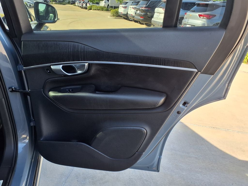 2020 Volvo XC90 T6 Momentum