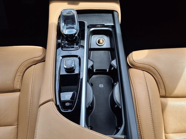 2024 Volvo XC90 Recharge Plug-In Hybrid Ultimate