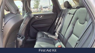 2023 Volvo XC60 B5 Ultimate Bright Theme