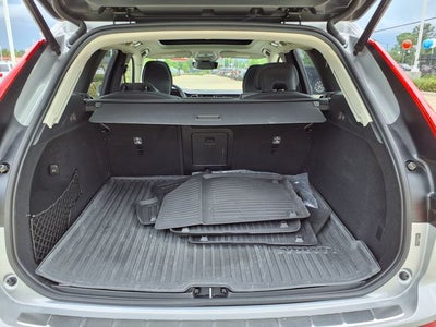 2023 Volvo XC60 B5 Ultimate Bright Theme