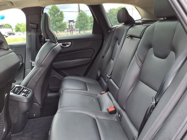 2023 Volvo XC60 B5 Ultimate Bright Theme