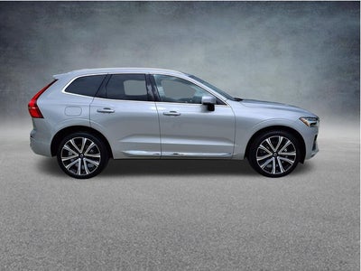 2023 Volvo XC60 B5 Ultimate Bright Theme