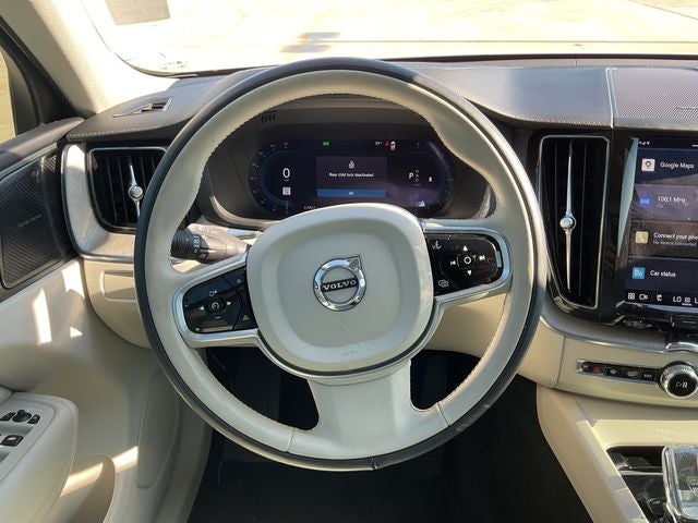 2023 Volvo XC60 B5 Ultimate Bright Theme