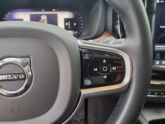 2023 Volvo XC60 B5 Ultimate Bright Theme